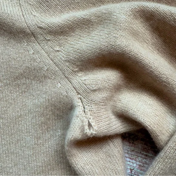 {Bloomingdale’s} Cashmere cardigan - Picture 5 of 5